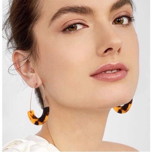 BaubleBar Faidra Tortoiseshell Statement Earrings- Contemporary Maximal Earrings - Picture 4 of 6